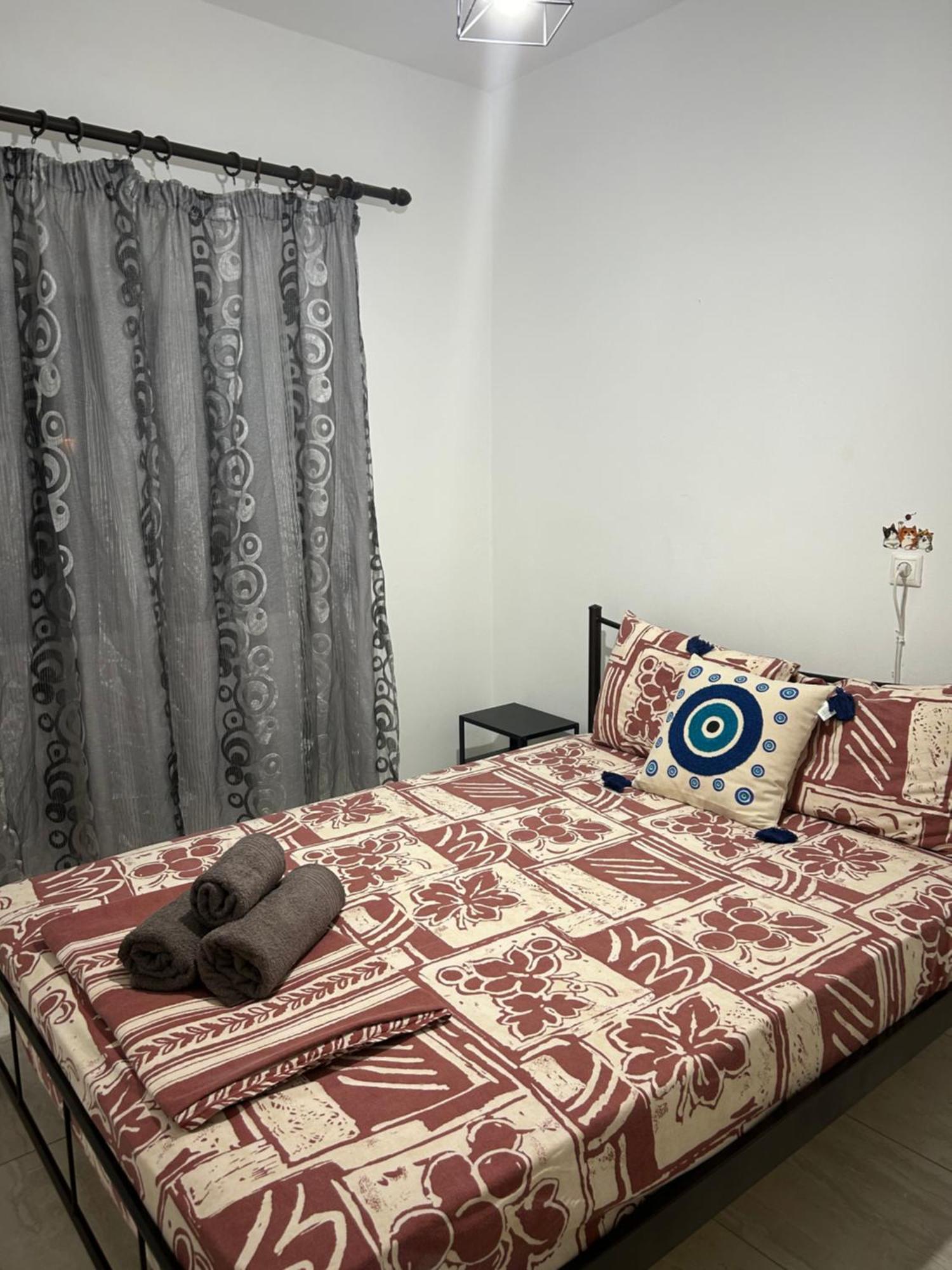 Small And Comfortable Vathi Daire Sisam